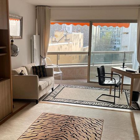 Un Studio De Luxe Les Champs Elysees Párizs Kültér fotó